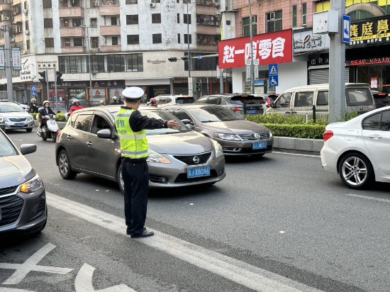 沙坪第三小學安全護校3.JPG